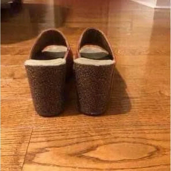 Comfy Soles By Bamboo Leeway wedge - sandal / shoe size 8. Worn once. - Picture 3 of 5